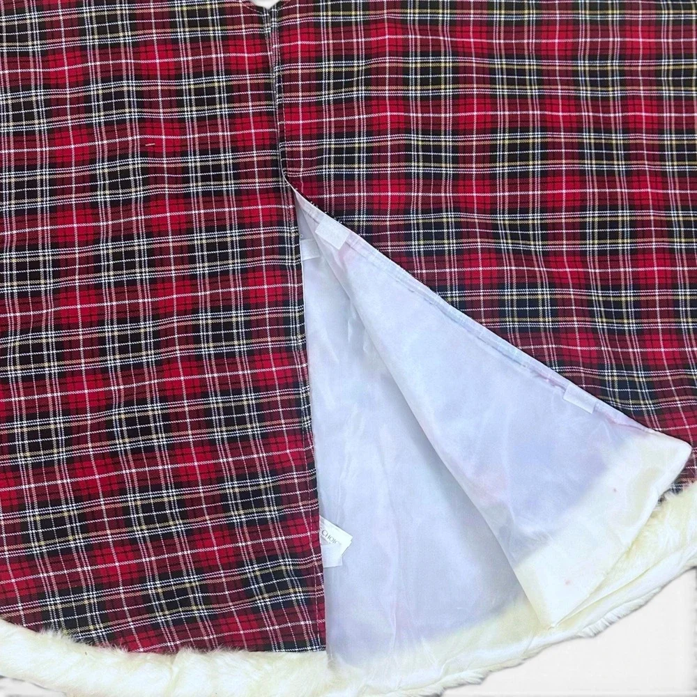 St Nicks Choice Plaid Christmas Tree Skirt Reindeer Applique Faux Fur Trim 56in
